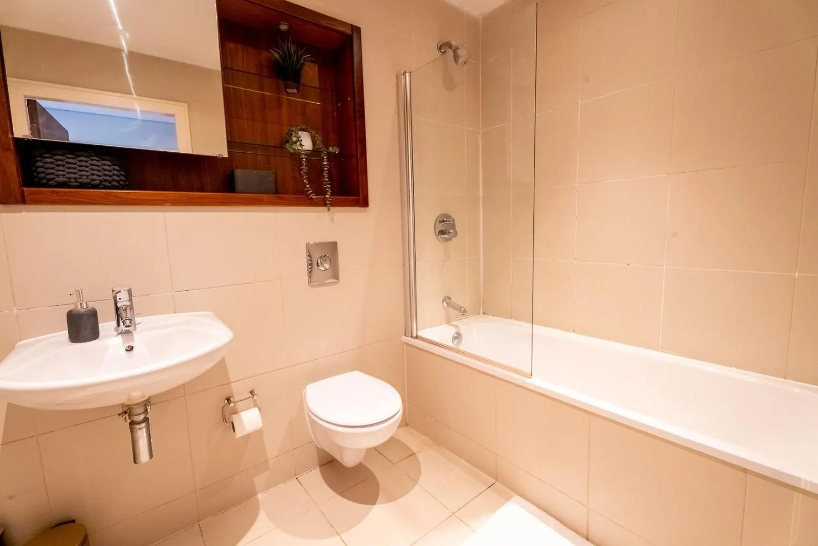 Smart Tv | Parking Nearby | 1Br Apartment Cardiff