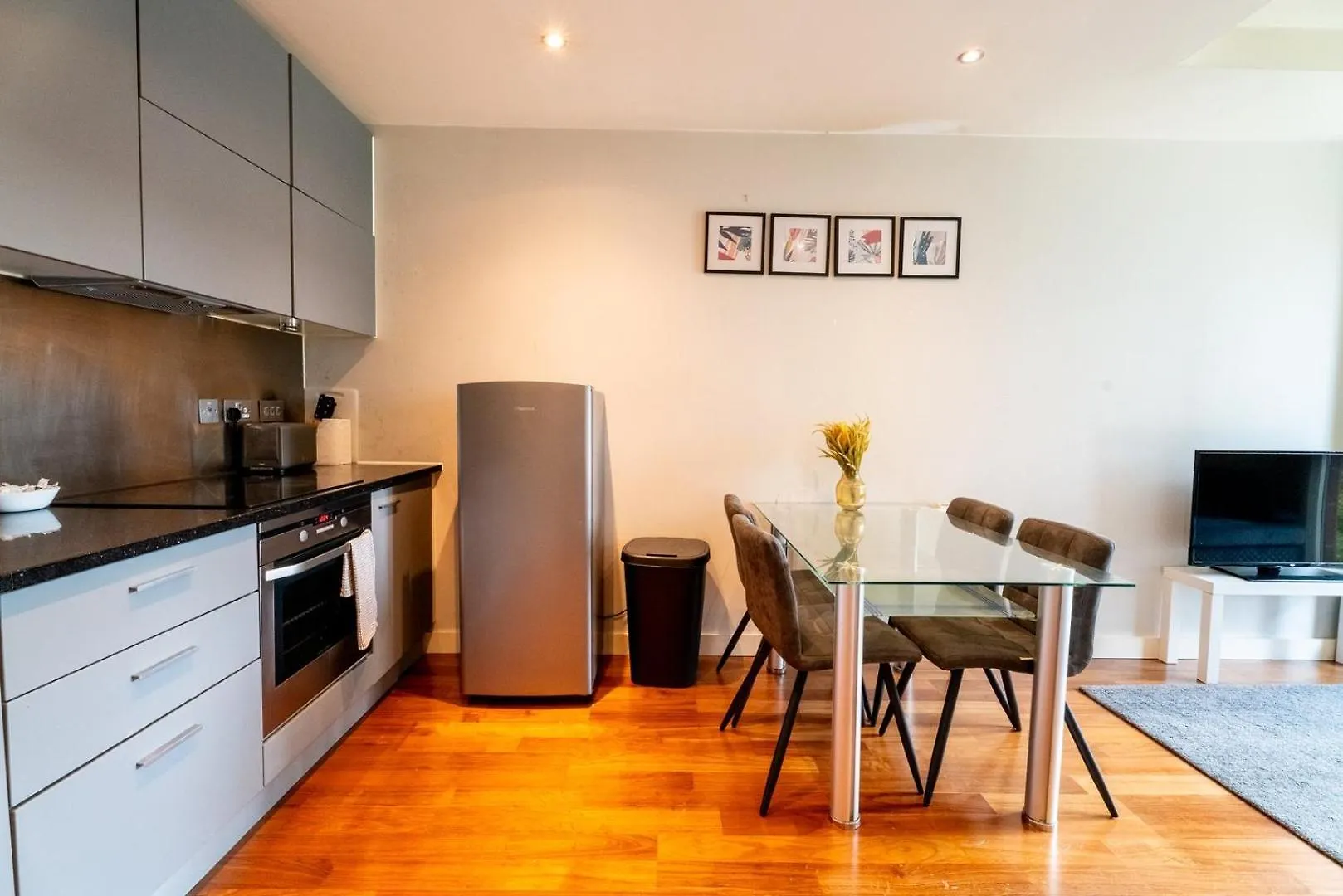 Smart Tv | Parking Nearby | 1Br Apartment Cardiff