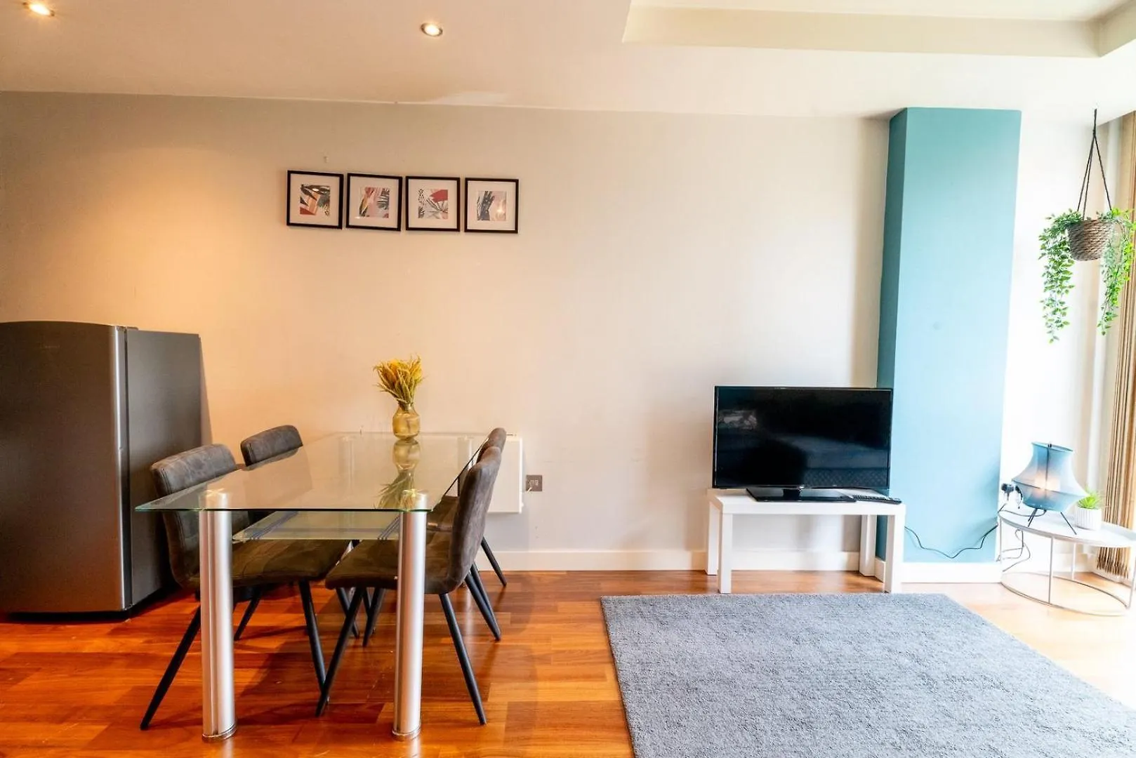 Smart Tv | Parking Nearby | 1Br location